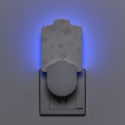 Good price White ABS Device 0.8W UV Light Attract Mosquito Moth Gnat Killing Lamp Indoor Use Plug-in Flying Insects Trap online