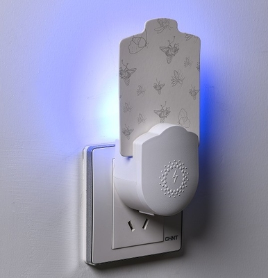 White ABS Device 0.8W UV Light Attract Mosquito Moth Gnat Killing Lamp Indoor Use Plug-in Flying Insects Trap